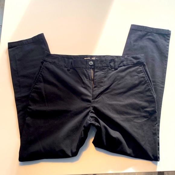 Mens Old navy 33x30 pants. Never worn - Picture 1 of 3